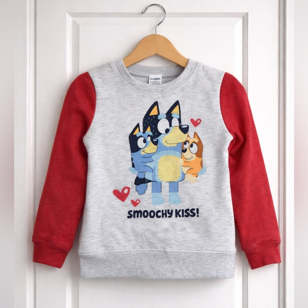 💙💋 Bluey “Smoochy Kiss” Sweater – Toddler 2T 💋💙